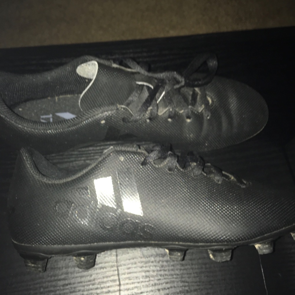 ADIDAS X17.4 Men’s soccer cleats Black size 9